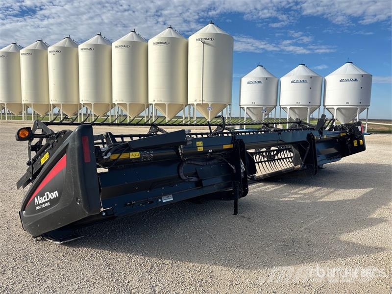 MacDon D54 25 ft Draper Windrower Header Windrowers