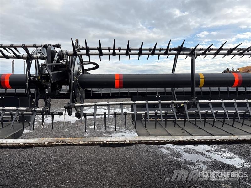 MacDon D65 35 ft Draper Windrower Header Рядкові жатки
