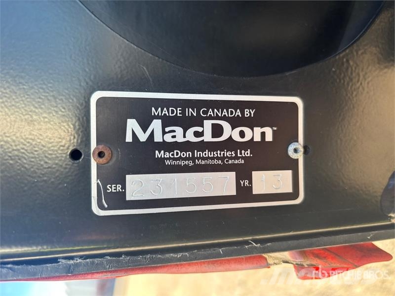 MacDon D65 40 ft Draper Combine Header رؤوس الحصادات الدراسات