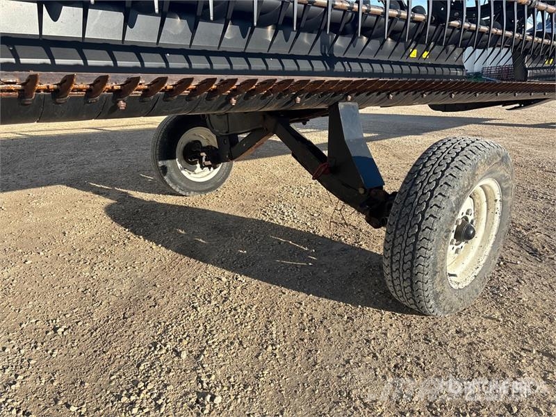 MacDon D65 40 ft Draper Combine Header رؤوس الحصادات الدراسات