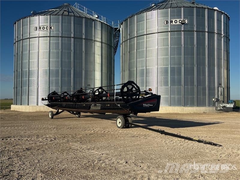 MacDon D65 40 ft Draper Combine Header رؤوس الحصادات الدراسات