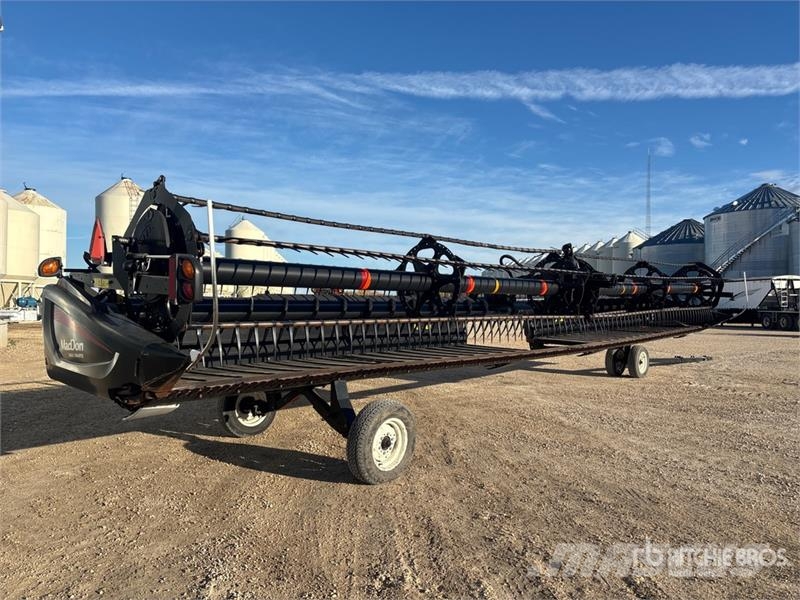 MacDon D65 40 ft Draper Combine Header رؤوس الحصادات الدراسات