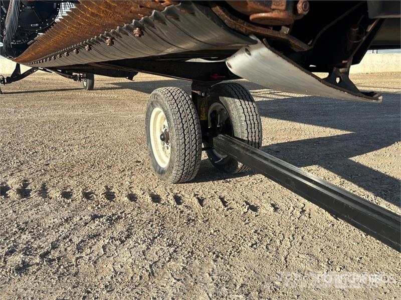 MacDon D65 40 ft Draper Combine Header رؤوس الحصادات الدراسات