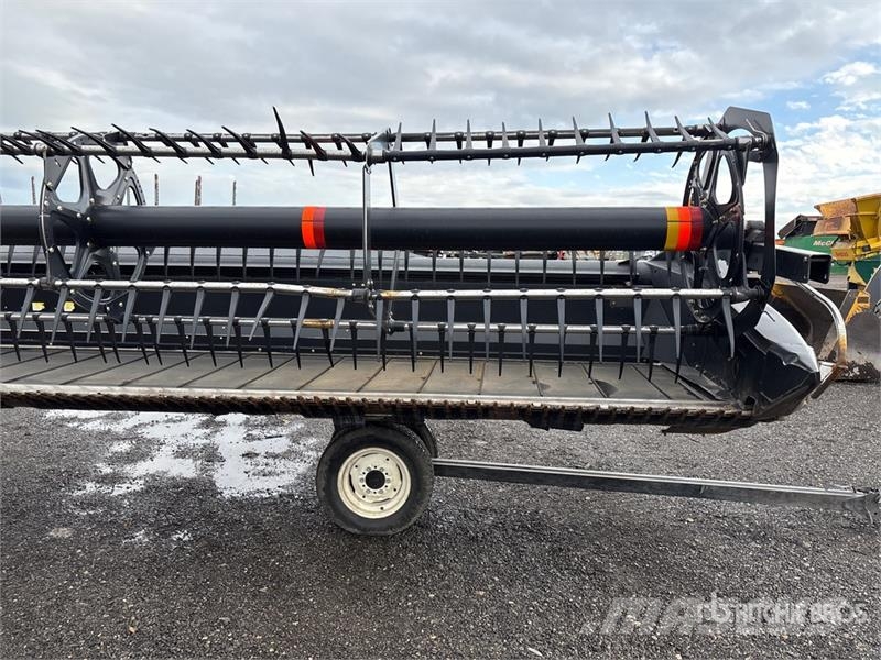 MacDon D65 40 ft Draper Windrower Header Sakupljači
