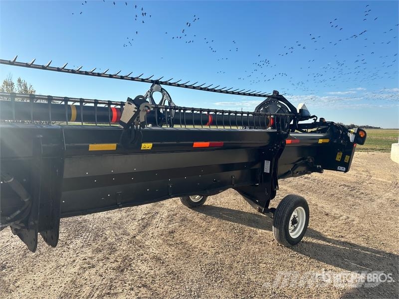 MacDon D65 40 ft Draper Combine Header رؤوس الحصادات الدراسات