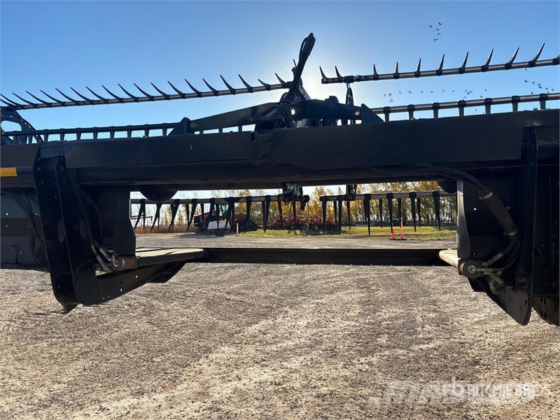MacDon D65 40 ft Draper Combine Header رؤوس الحصادات الدراسات