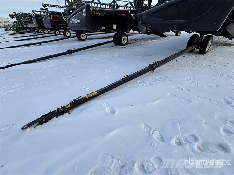 MacDon D65-S 35 ft Draper Combine Header رؤوس الحصادات الدراسات