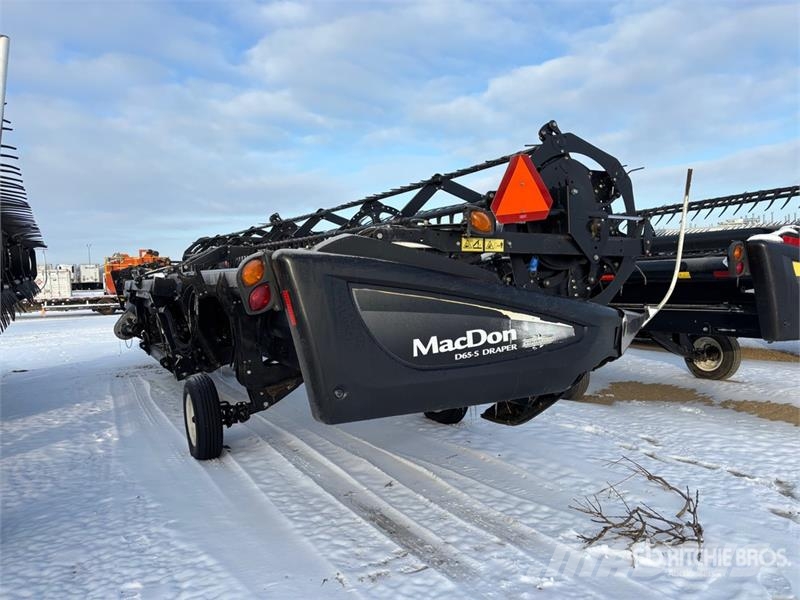 MacDon D65-S 35 ft Draper Combine Header رؤوس الحصادات الدراسات