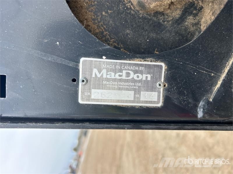 MacDon D65-S 35 ft Draper Combine Header رؤوس الحصادات الدراسات