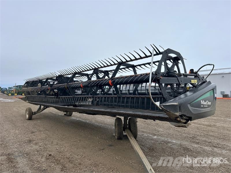 MacDon D65-S 35 ft Draper Combine Header رؤوس الحصادات الدراسات