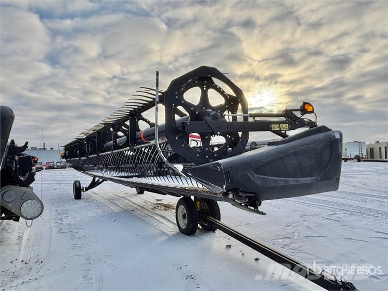 MacDon D65-S 35 ft Draper Combine Header رؤوس الحصادات الدراسات
