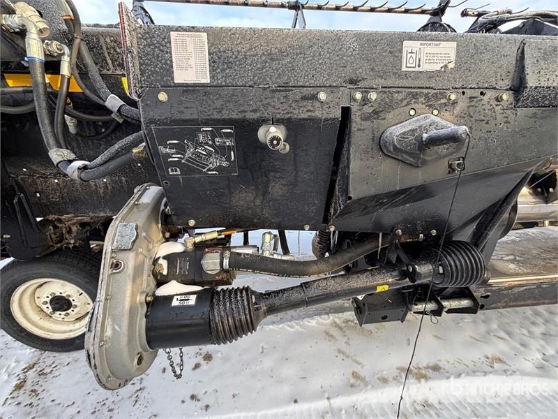 MacDon D65-S 35 ft Draper Combine Header رؤوس الحصادات الدراسات