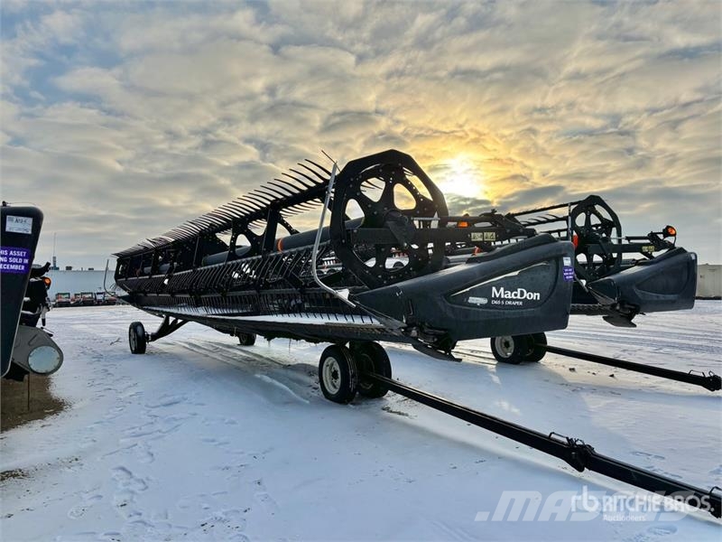 MacDon D65-S 35 ft Draper Combine Header رؤوس الحصادات الدراسات