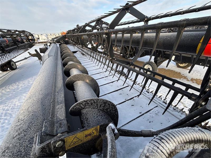 MacDon D65-S 35 ft Draper Combine Header رؤوس الحصادات الدراسات