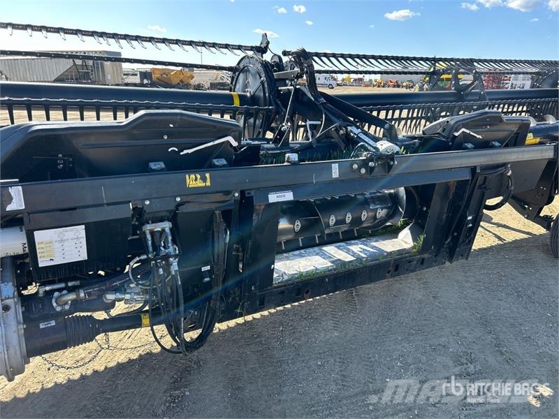 MacDon FD135 35 ft Flex Draper Combine Header رؤوس الحصادات الدراسات