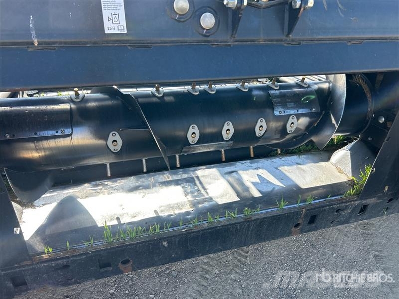 MacDon FD135 35 ft Flex Draper Combine Header رؤوس الحصادات الدراسات