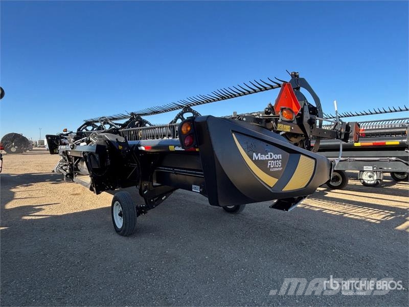MacDon FD135 35 ft Flex Draper Combine Header Erntevorsätze