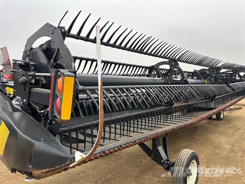 MacDon FD135 35 ft Flex Draper Combine Header Cabezales de cosechadoras combinadas