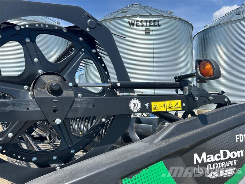 MacDon FD135 35 ft Flex Draper Combine Header Erntevorsätze