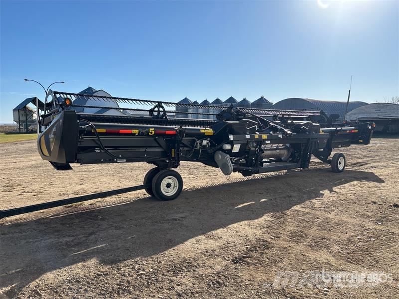 MacDon FD135 35 ft Flex Draper Combine Header Kombajnové hlavice