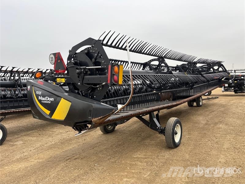 MacDon FD135 35 ft Flex Draper Combine Header Cabezales de cosechadoras combinadas