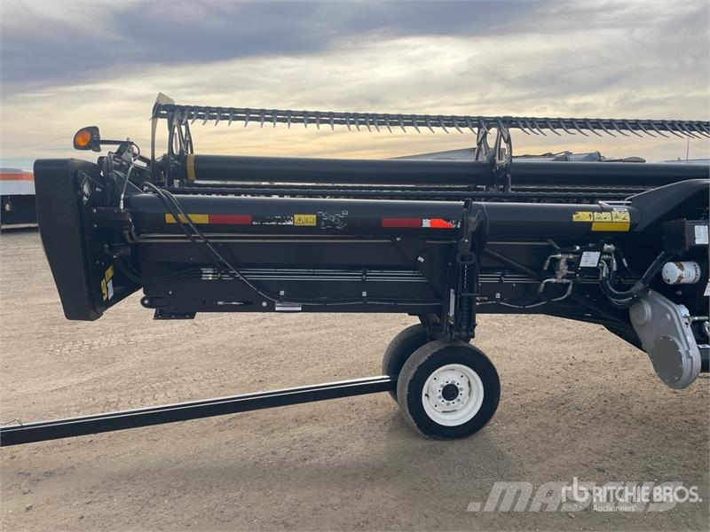 MacDon FD135 35 ft Flex Draper Combine Header Combine harvester heads