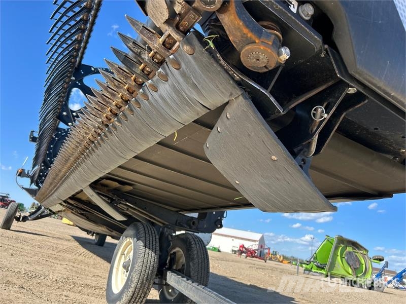 MacDon FD135 35 ft Flex Draper Combine Header رؤوس الحصادات الدراسات