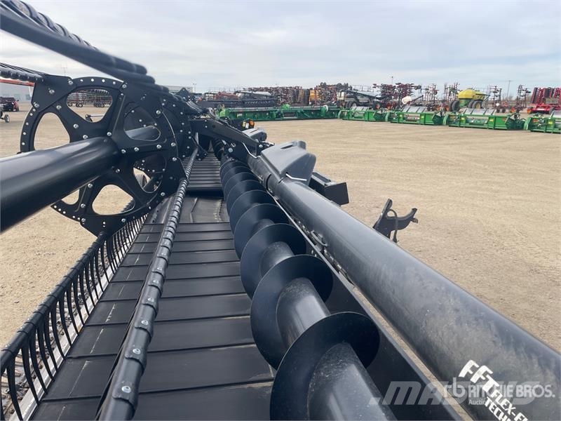 MacDon FD135 35 ft Flex Draper Combine Header Combine harvester heads