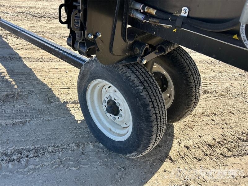 MacDon FD135 35 ft Flex Draper Combine Header رؤوس الحصادات الدراسات