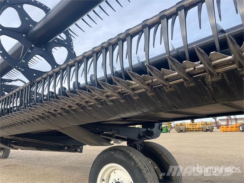 MacDon FD135 35 ft Flex Draper Combine Header Combine harvester heads