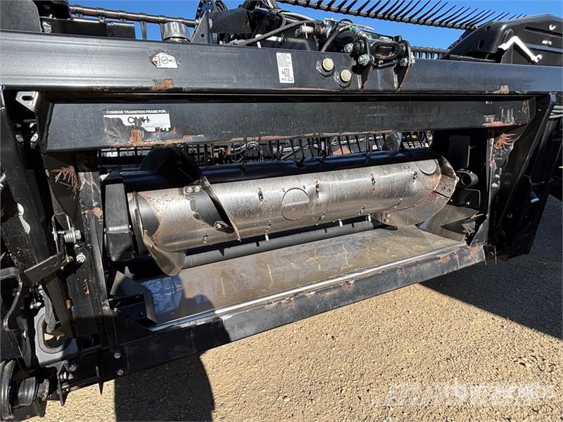 MacDon FD135 35 ft Flex Draper Combine Header Erntevorsätze