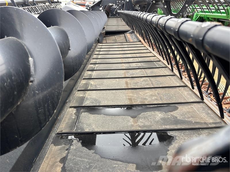 MacDon FD135 35 ft Flex Draper Combine Header Cabezales de cosechadoras combinadas
