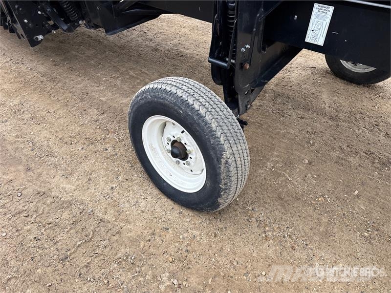 MacDon FD135 35 ft Flex Draper Combine Header Cabezales de cosechadoras combinadas