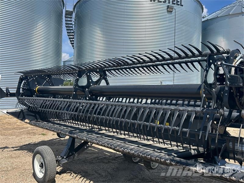 MacDon FD135 35 ft Flex Draper Combine Header Erntevorsätze