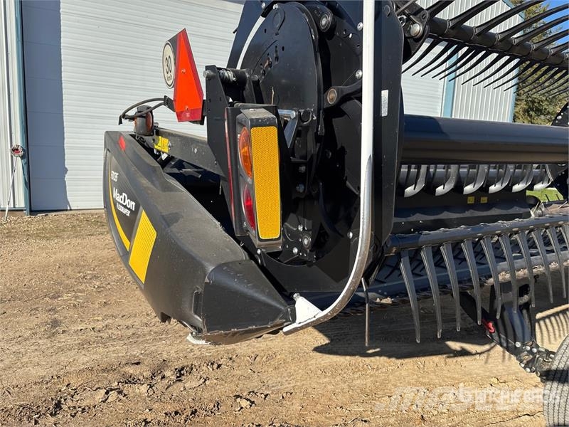 MacDon FD135 35 ft Flex Draper Combine Header Kombajnové hlavice