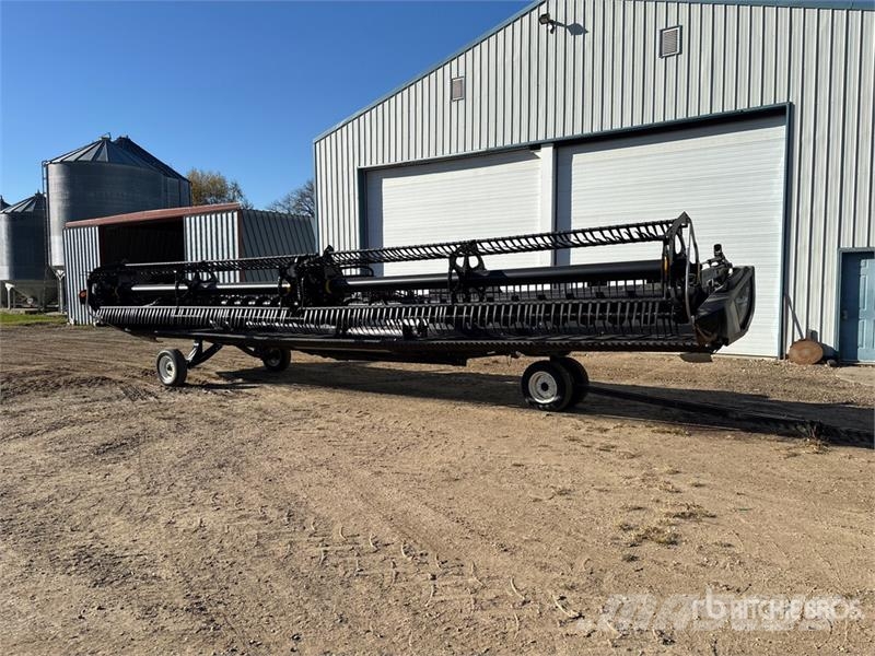 MacDon FD135 35 ft Flex Draper Combine Header Kombajnové hlavice