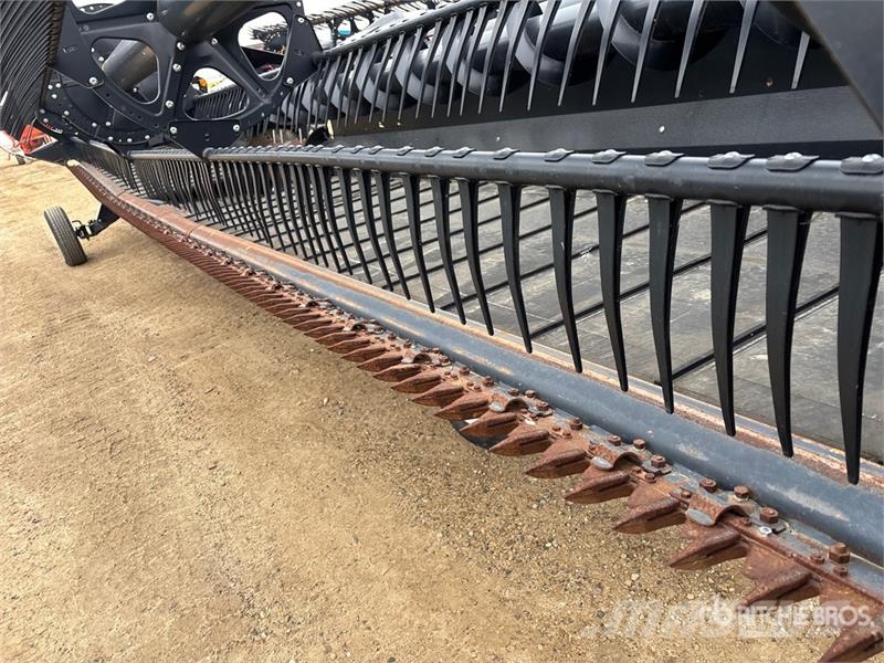 MacDon FD135 35 ft Flex Draper Combine Header Cabezales de cosechadoras combinadas