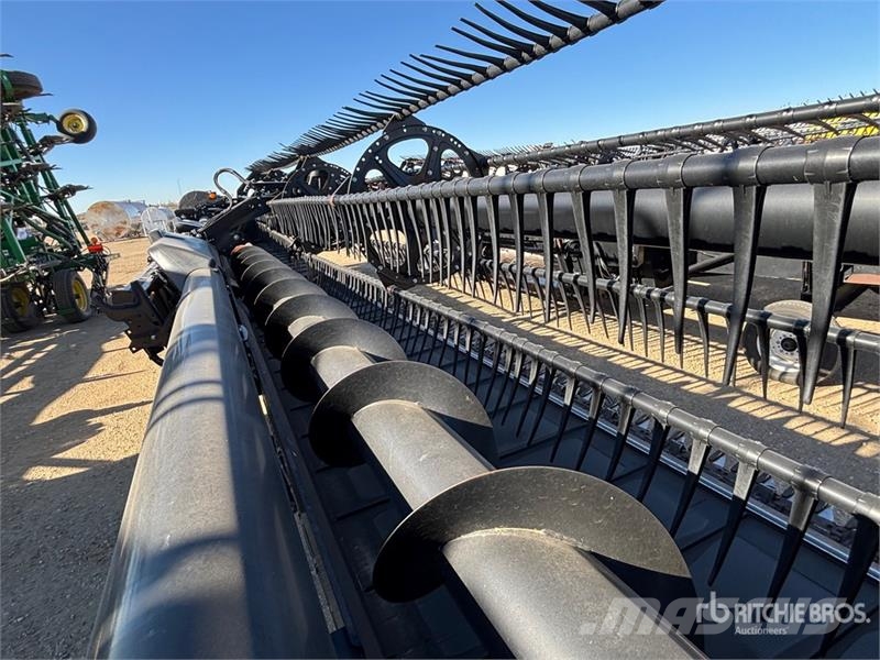 MacDon FD135 35 ft Flex Draper Combine Header Erntevorsätze