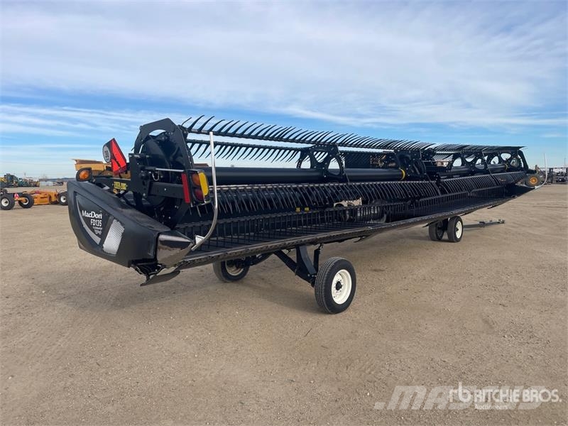 MacDon FD135 35 ft Flex Draper Combine Header Combine harvester heads