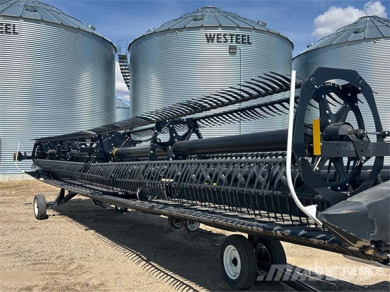 MacDon FD135 35 ft Flex Draper Combine Header Erntevorsätze