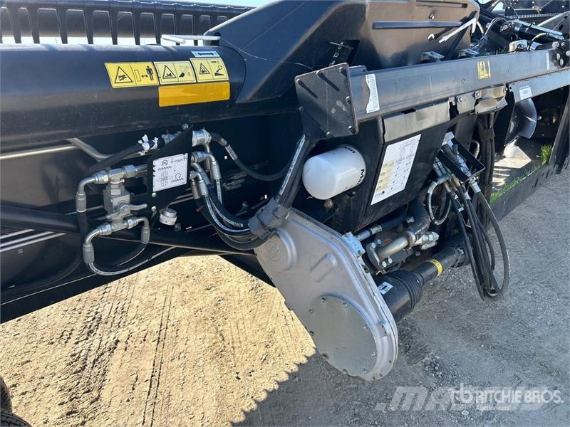 MacDon FD135 35 ft Flex Draper Combine Header رؤوس الحصادات الدراسات
