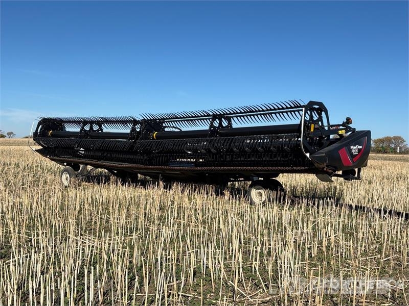 MacDon FD135 35 ft Flex Draper Combine Header Ražas novākšanas galvas