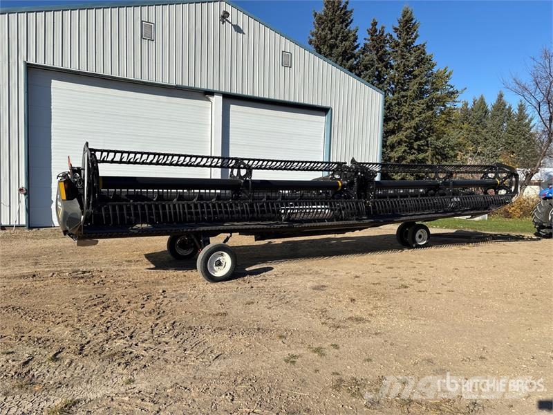 MacDon FD135 35 ft Flex Draper Combine Header Kombajnové hlavice