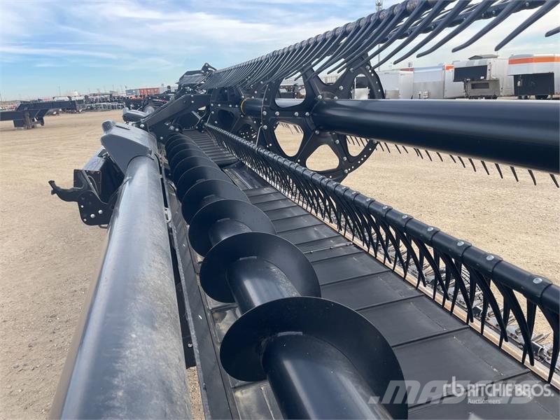 MacDon FD135 35 ft Flex Draper Combine Header Combine harvester heads