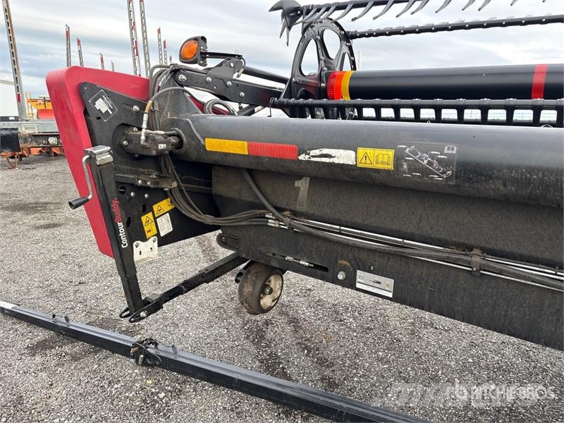 MacDon FD140 Leikkuupöydät