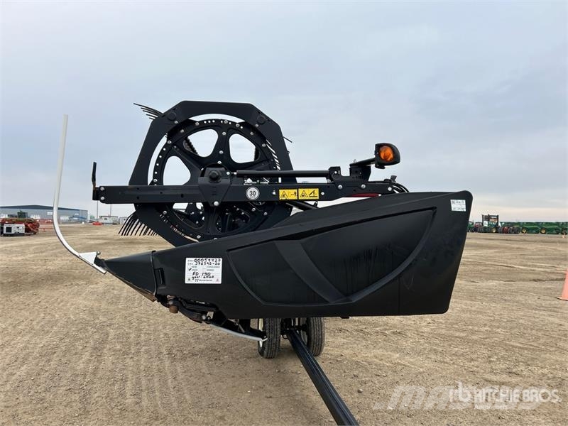 MacDon FD140 Kombájn adapterek