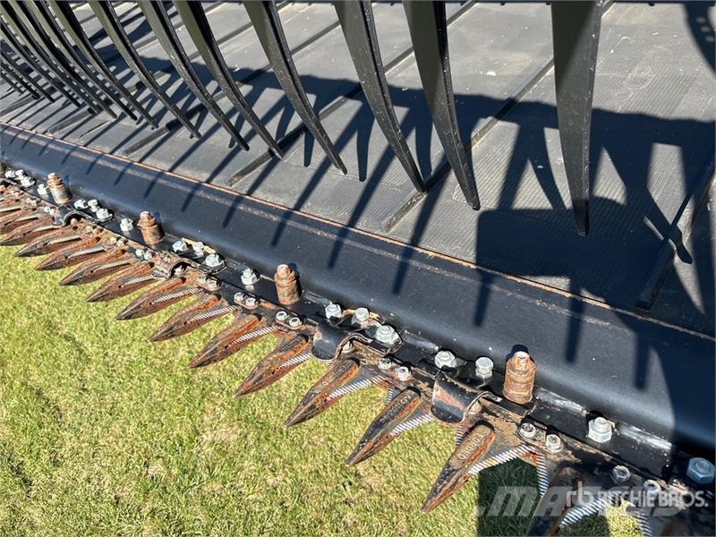 MacDon FD140 Barre de coupe pour moissonneuse batteuse