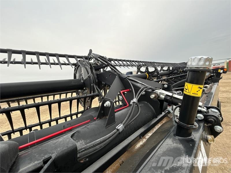 MacDon FD140 Kombájn adapterek