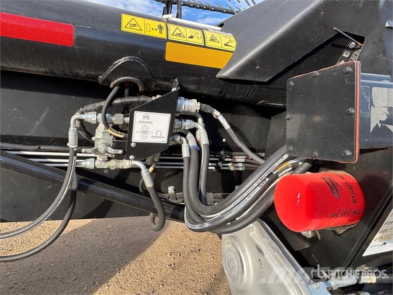 MacDon FD140 Kombajnové hlavice