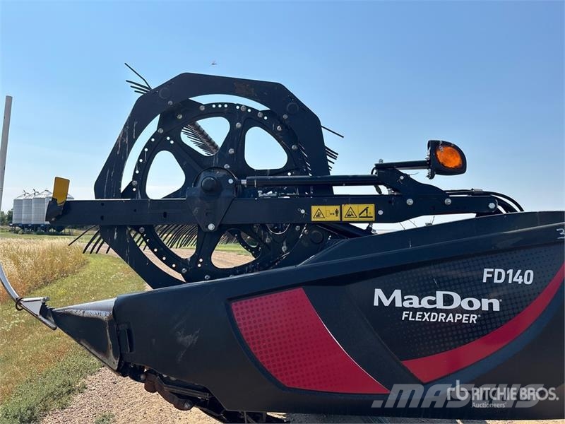 MacDon FD140 Barre de coupe pour moissonneuse batteuse
